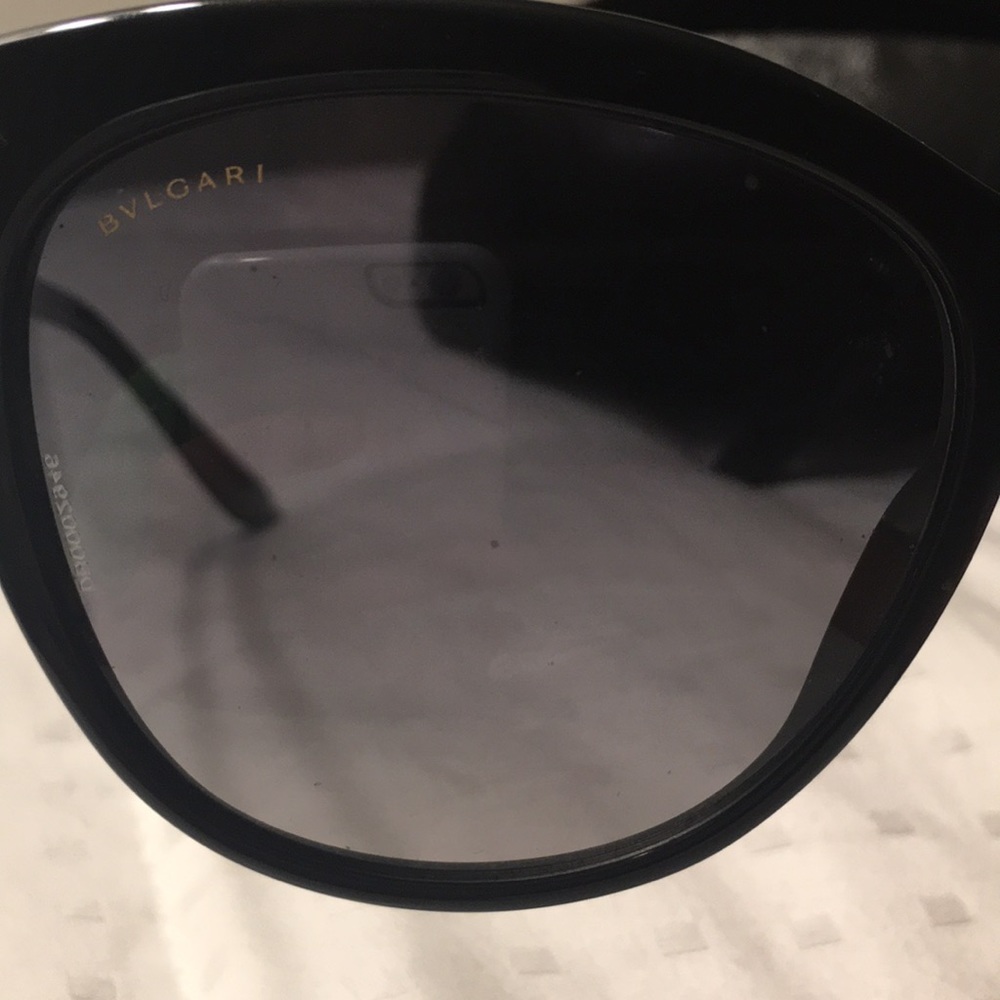 Authentic Bvlgari Black designer sunglasses + Case - Picture 7 of 8